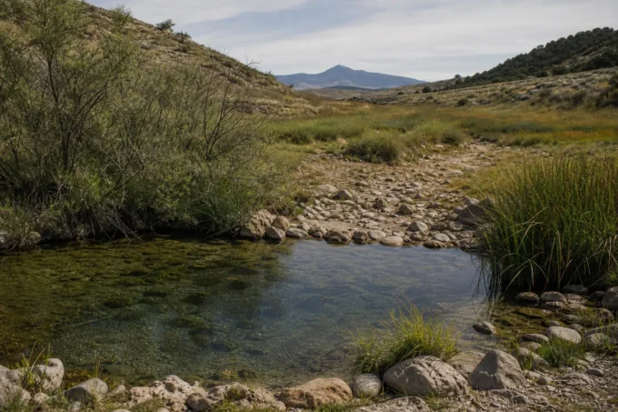 Editorial image for How You Find the Good Water in You Cross a Country of Alkali Flats Where the Only Water for Forty Miles Tastes Like Soap.