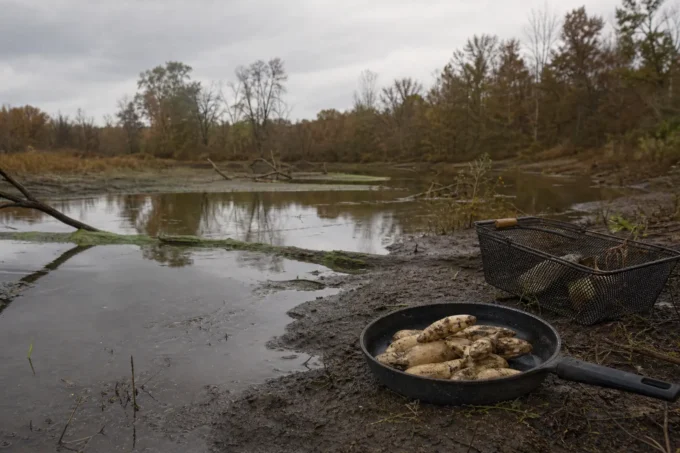 Editorial image for A Man Who Owns a Frying Pan and a Grudge in The Water Nobody Wants to Touch Kept Dinner Under It